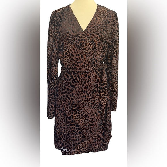 New C&V Chelsea and Violet Long sheer Sleeve Leopard Print Wrap Dress Size XXL - Picture 2 of 9